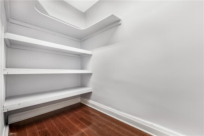 Building Photo - 536 81st St