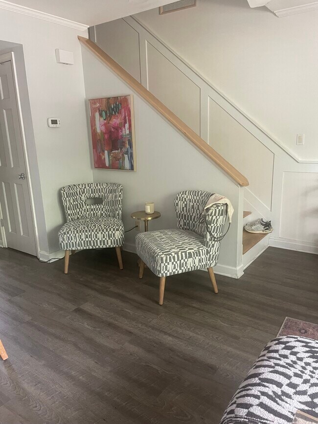 Building Photo - 507 Stinson Dr