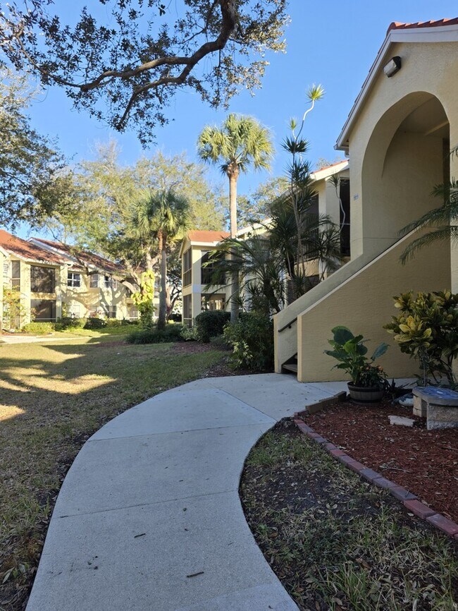 Building Photo - 12591 Equestrian Cir