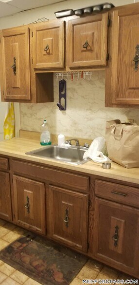 Building Photo - 53 Fellsway W