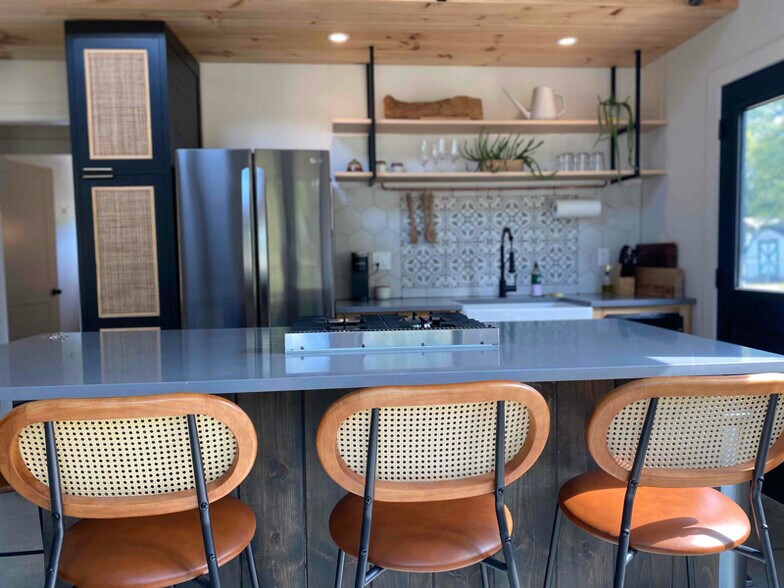 Building Photo - 575 Sullens Rd