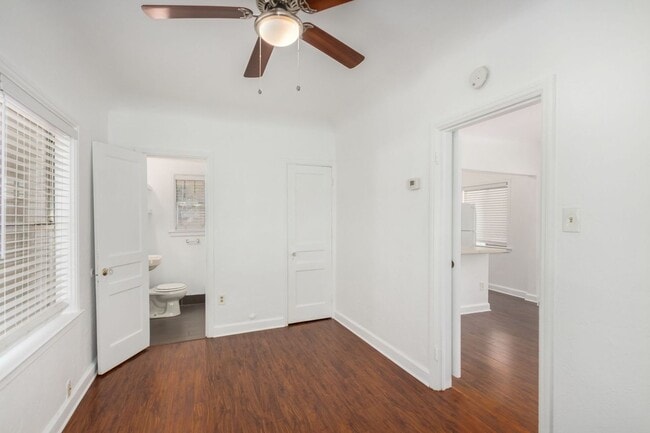 Building Photo - One Bedroom Single Family Home - Garfield District - First Month Free!