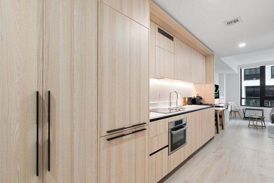 Building Photo - 225 N Miami Ave