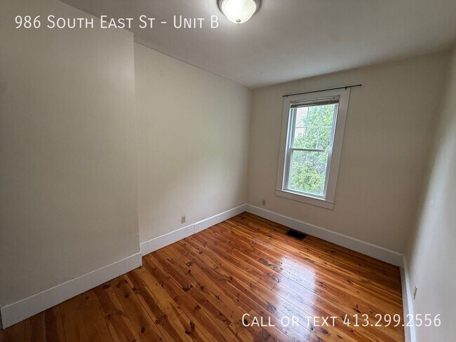 Building Photo - 986 S East St