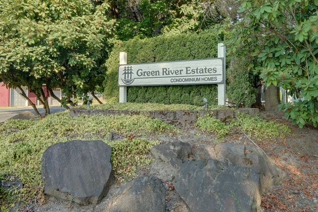 Building Photo - Kent Green River Estates Condo