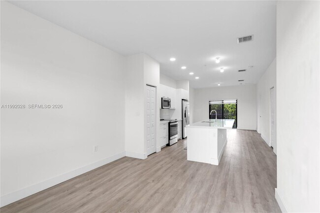 Building Photo - 8005 NW 104th Ave