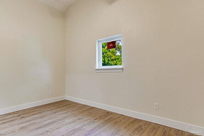 Building Photo - 412 Elcino Dr