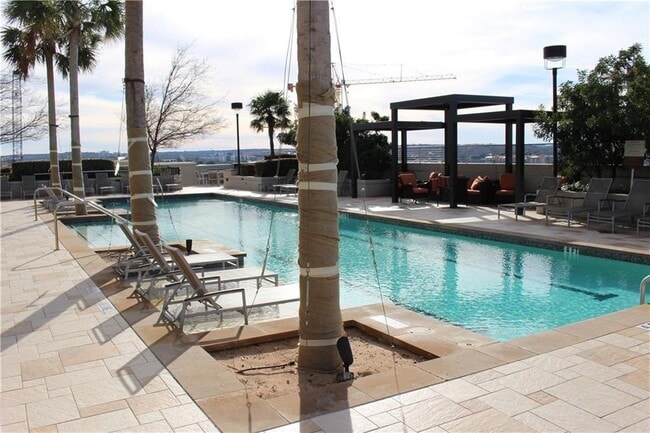 Building Photo - 360 Nueces St