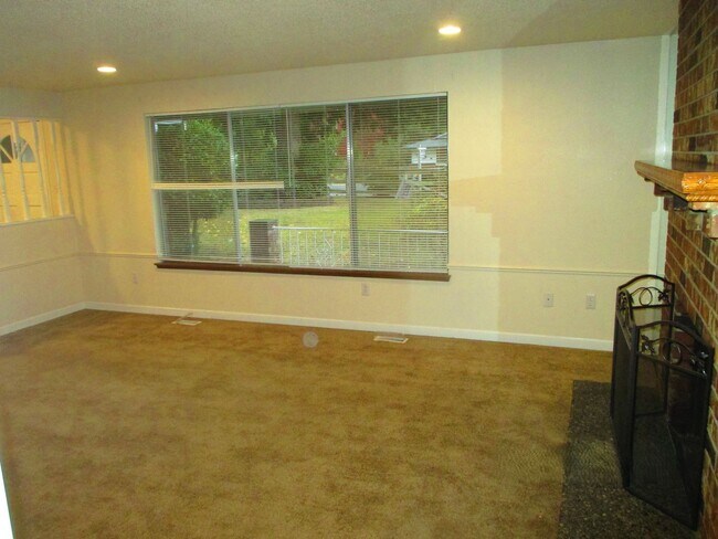 Building Photo - Beautiful 3 Bed 2 Bath home in South Hill Puyallup
