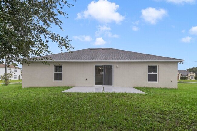 Building Photo - 1914 Manatee Ct