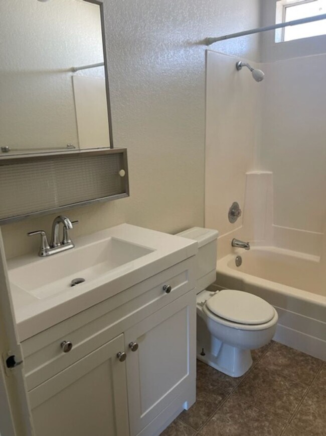 Building Photo - shil835