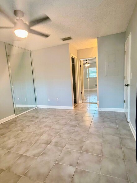 Building Photo - 3618 Mission Ct