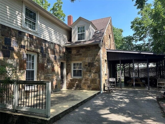 Primary Photo - 1055 Pollard Ave