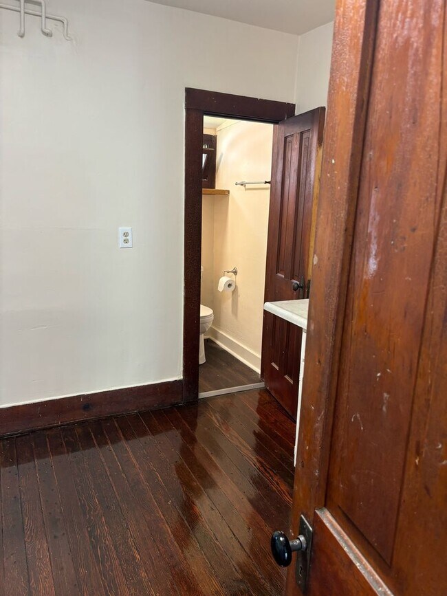 Building Photo - 103 Ruxton Ave