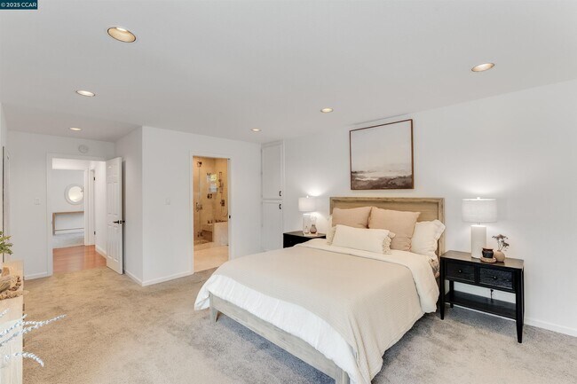 Building Photo - 2424 San Miguel Dr