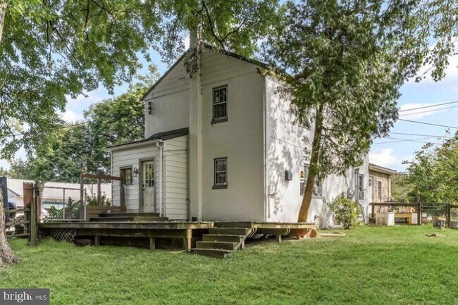 Building Photo - 990 Chesterville Rd