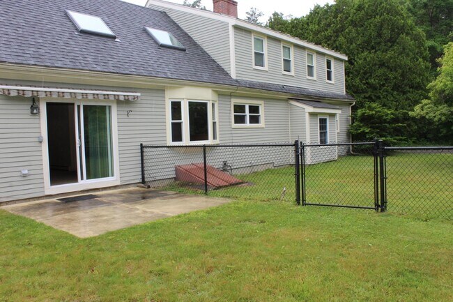 Building Photo - 331 Shore Dr