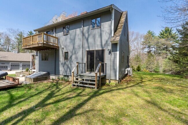 Building Photo - 6 Pine Woods Rd