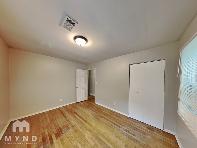 Building Photo - 829 Bonneville Terrace NW