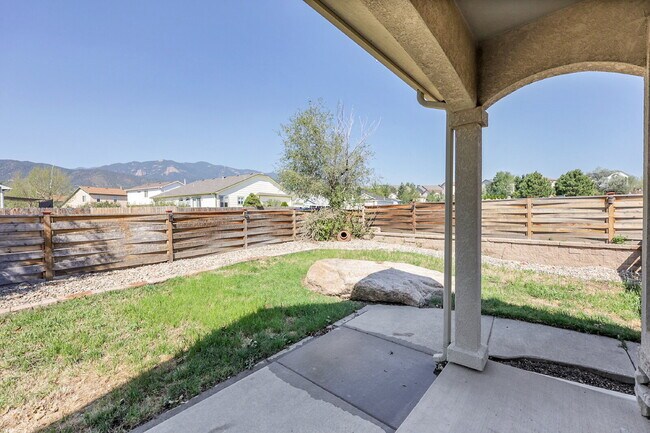 Building Photo - $3,650 - 4 Bed, 4 Bath Home with 4 Car Gar...
