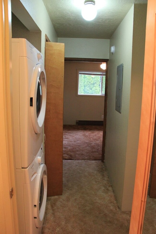 Building Photo - 1432