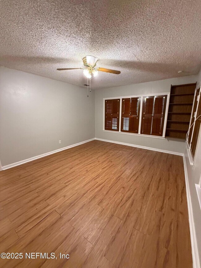 Building Photo - 3914 Herschel St