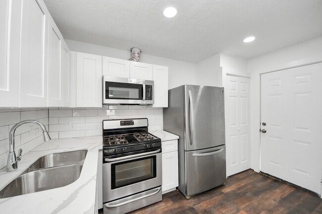 Building Photo - 5911 Easter St