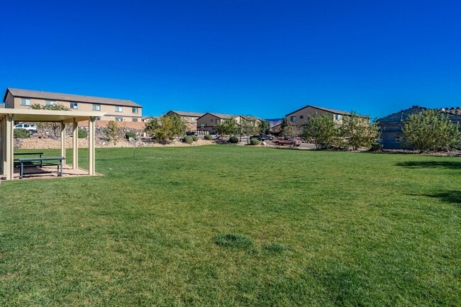 Building Photo - 548 N 550 W