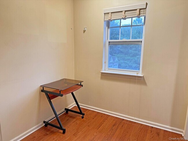 Building Photo - 54 Fairways Dr
