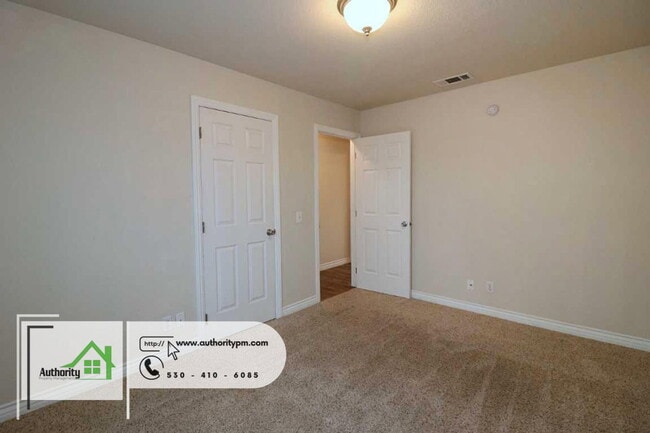 Building Photo - 808 Springer Dr