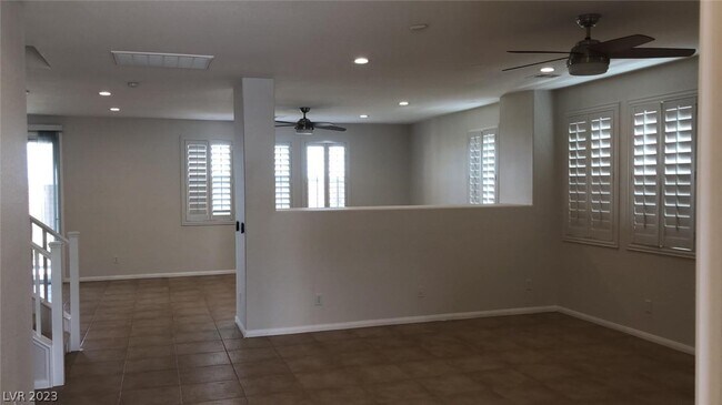 Building Photo - 11087 Village Crest Ln