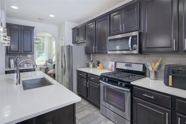 Building Photo - 9000 Cattle Baron Path