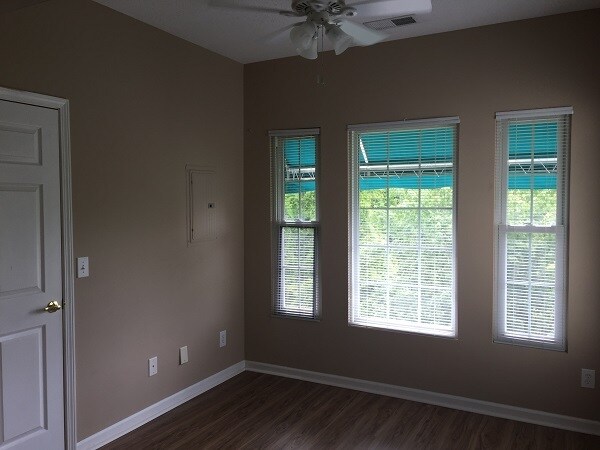 Building Photo - 9768 Leyland Dr