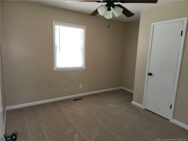 Building Photo - 6427 Kincross Ave