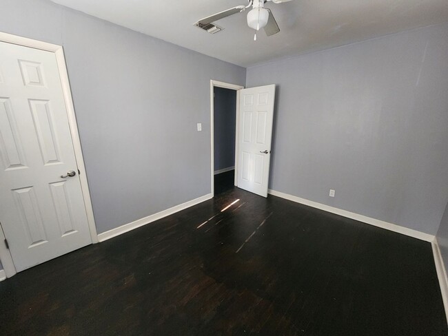 Building Photo - 100 Blenden Dr