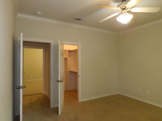 Building Photo - Chapel Hill ISD- Newly Update 3 Bedroom 2 ...