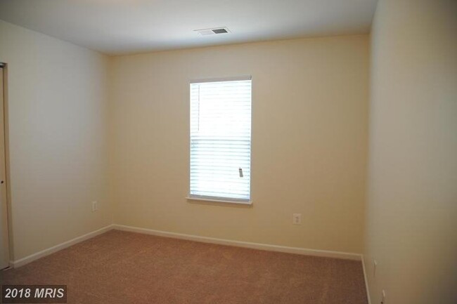 Building Photo - Upscale 2 BDRM, 2 BATH Condo in N. Stafford