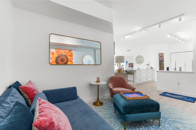 Building Photo - 255 NE 3rd Ave