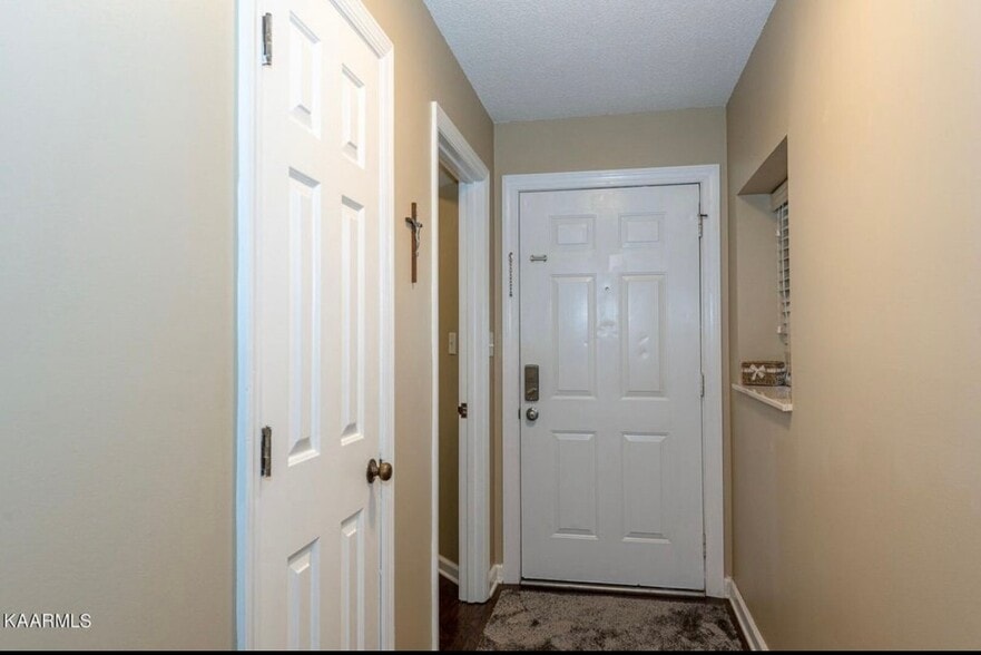 Building Photo - 304 Olympia Dr
