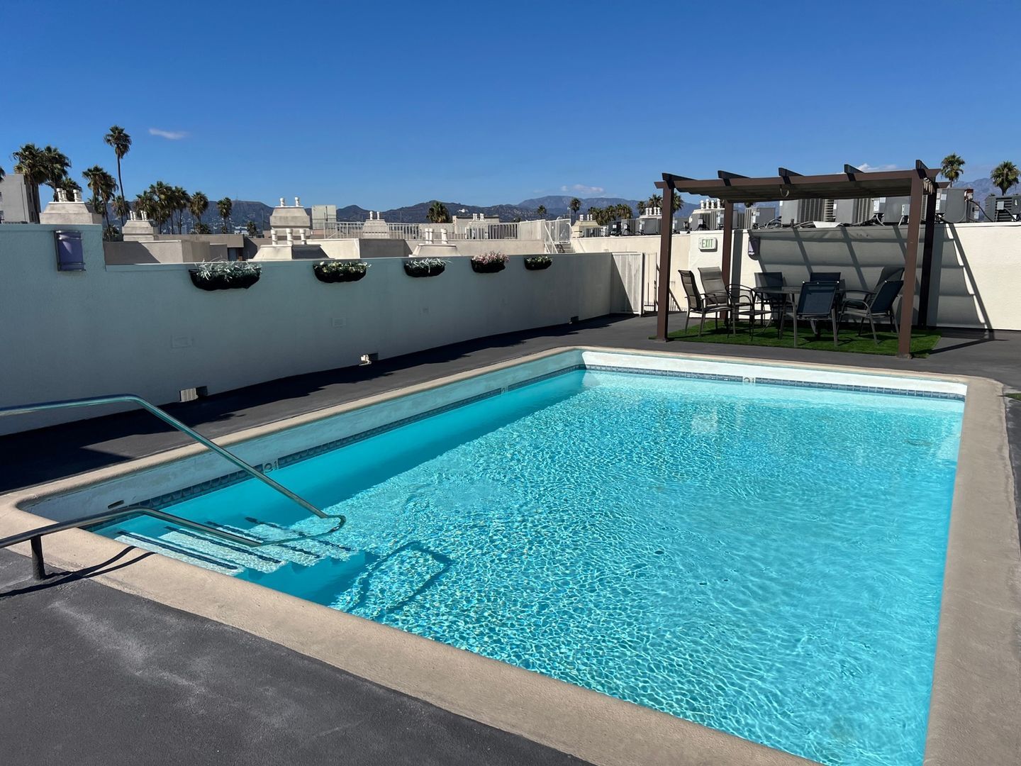 Building Photo - 620 S Gramercy Pl