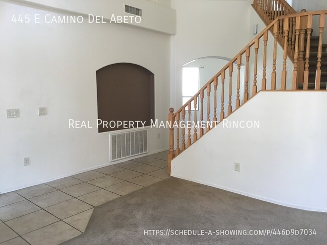 Building Photo - Luxury Living 4bd/2.5 bath in Rancho Sahua...