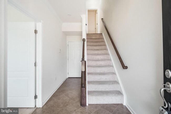 Building Photo - 43190 Loudoun Reserve Dr