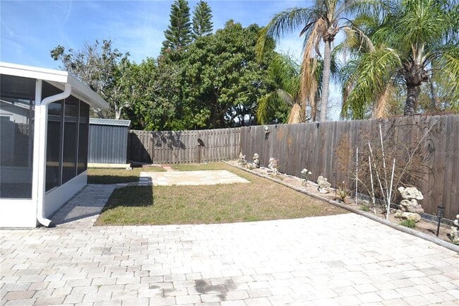 Building Photo - 746 Barbara St