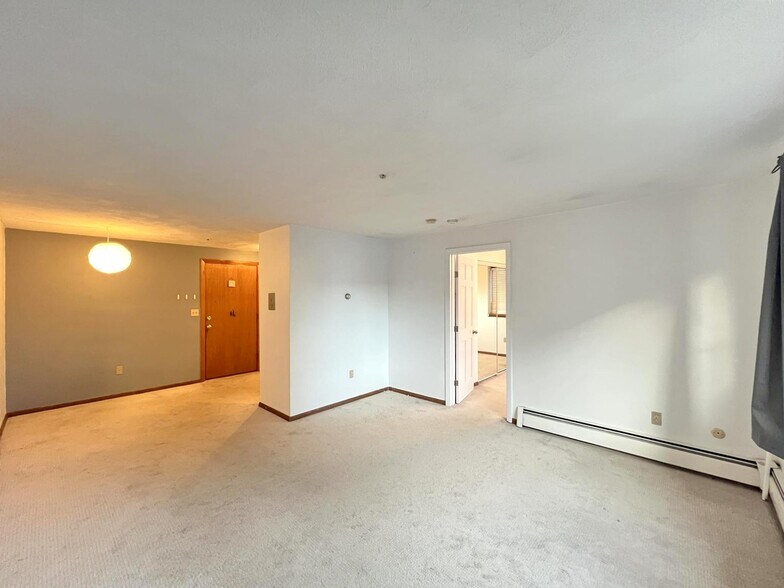 Building Photo - 25 Linden Ave