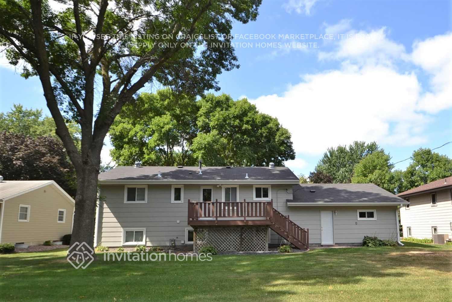 Building Photo - 1115 Madison St S