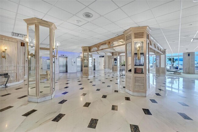 Building Photo - 3180 S Ocean Dr