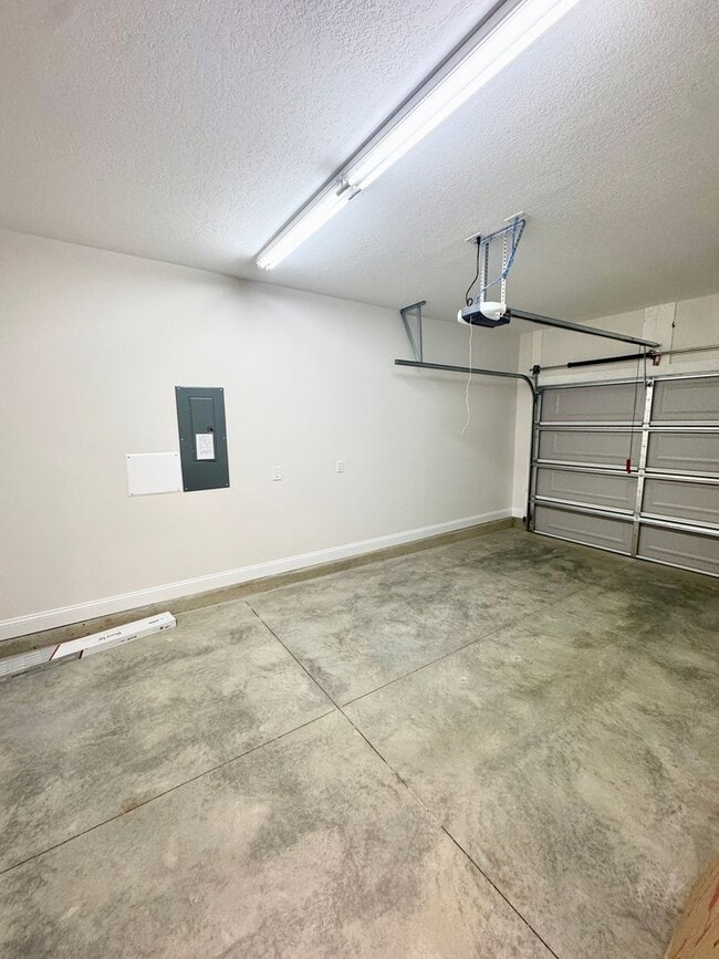 Building Photo - BEAUTIFUL NEW home!!! ??? 3 Bedrooms, 2.5 ...