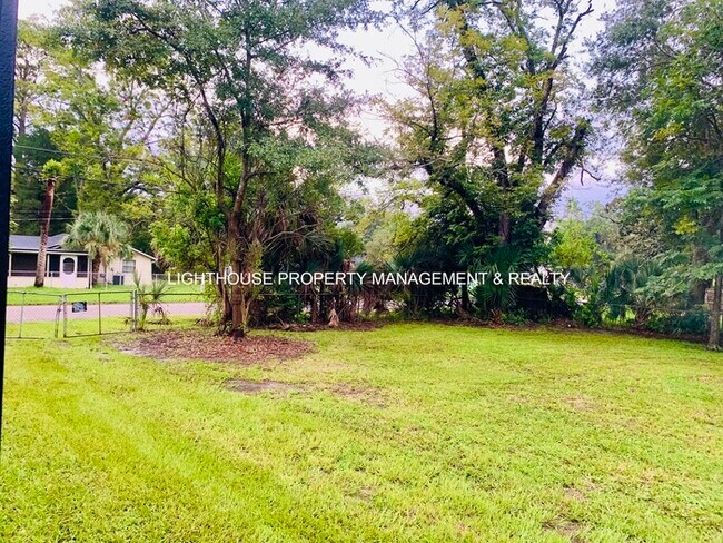 Building Photo - Beautiful Allendale Home With Large Fenced Yard