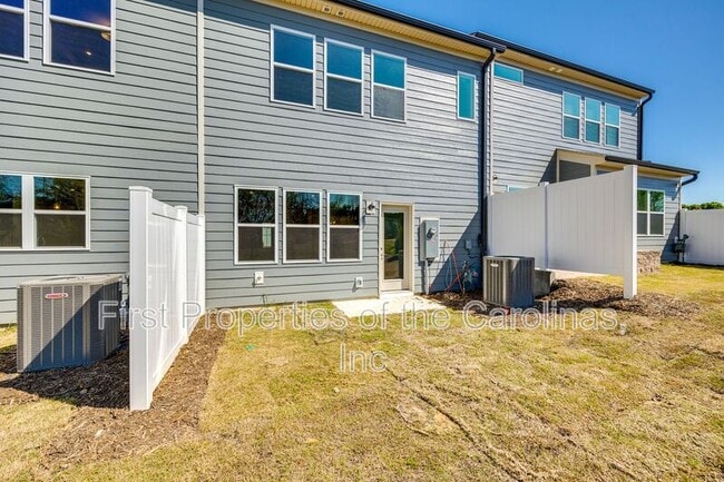 Building Photo - 229 Brks Spgs Dr