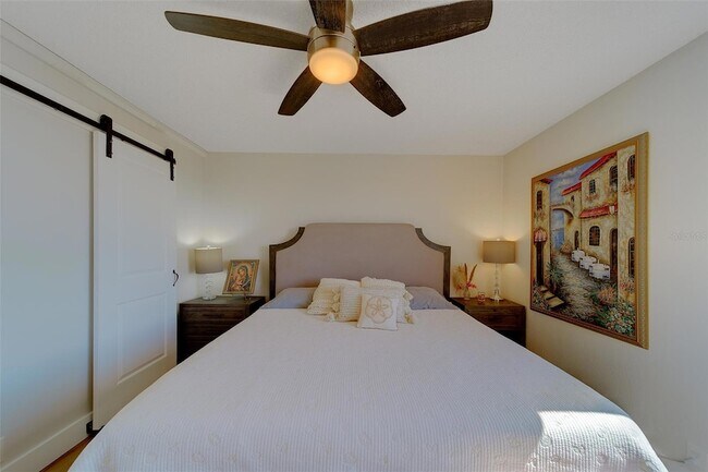 Building Photo - 255 Dolphin Point